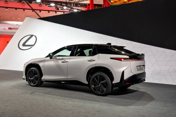 Lexus RZ 2025