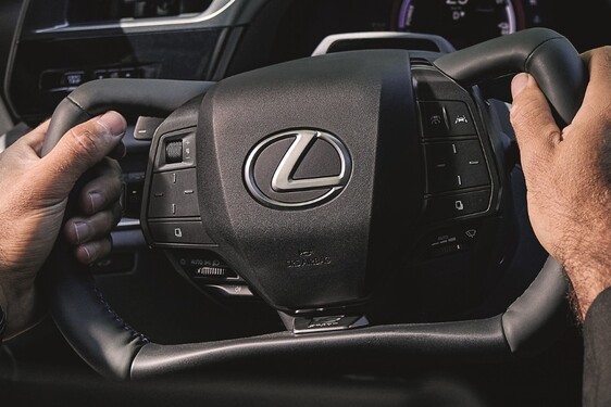 Lexus RZ 2025