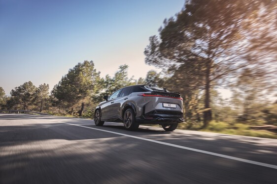 Lexus RZ 2025