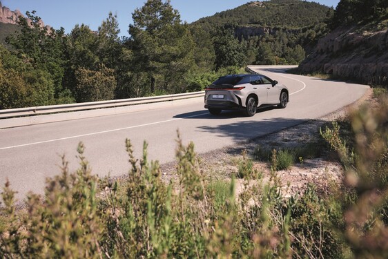 Lexus RZ 2025