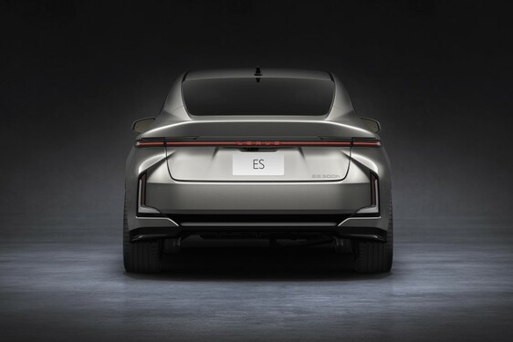 Lexus ES 2025