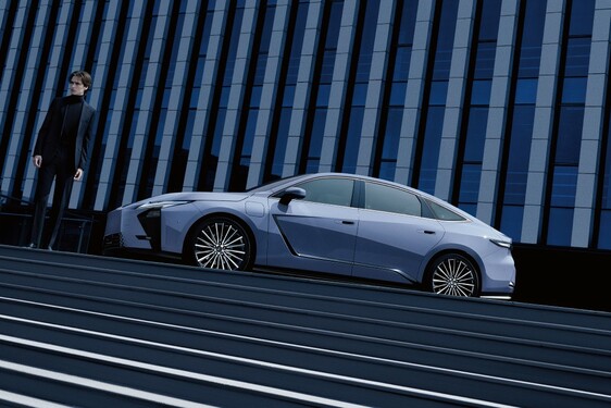 Lexus ES 2025