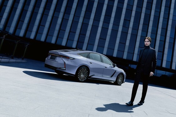 Lexus ES 2025