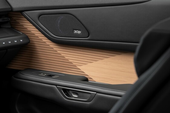 Lexus ES 2025