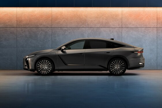 Lexus ES 2025