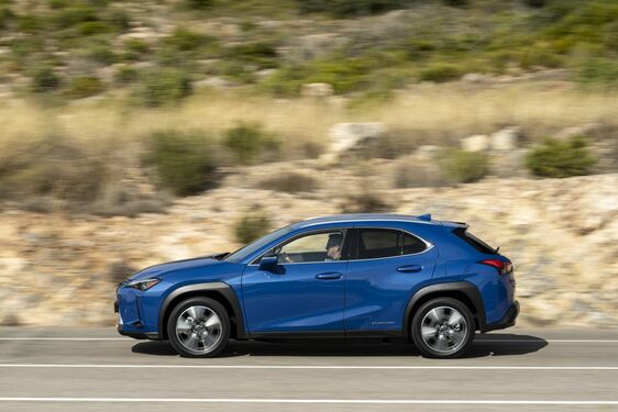 Lexus UX300e