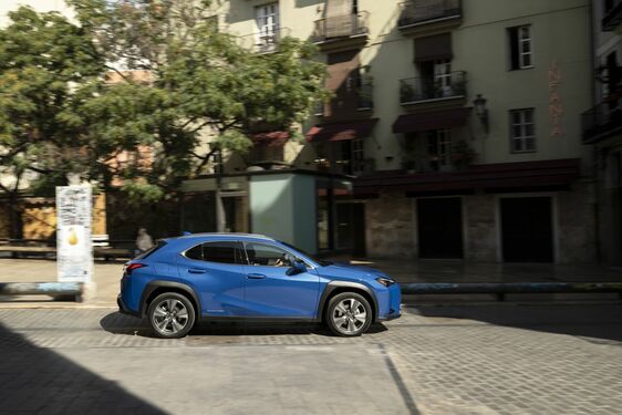 Lexus UX300e