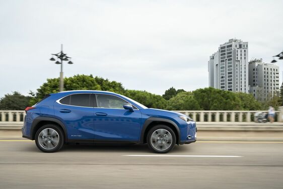Lexus UX300e