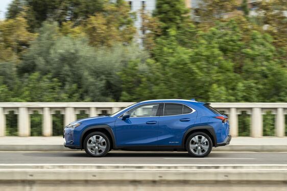 Lexus UX300e