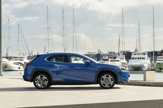 Lexus UX300e
