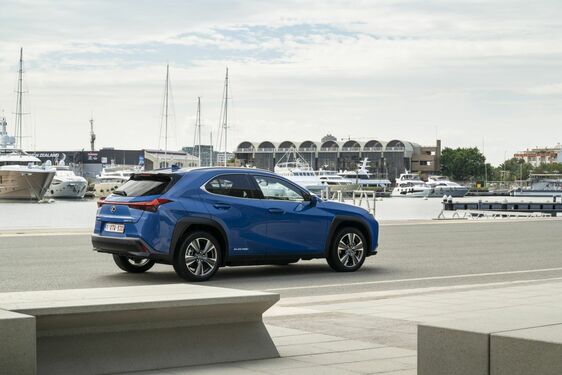 Lexus UX300e