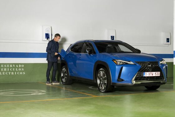 Lexus UX300e