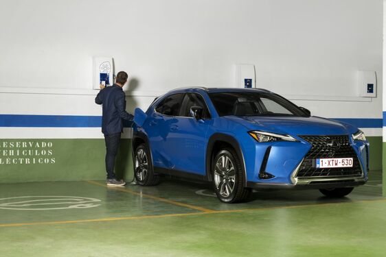Lexus UX300e