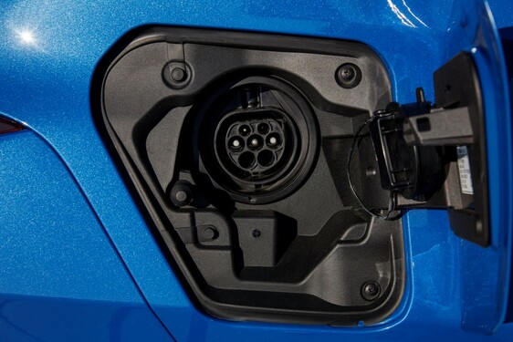 UX 300e 2020