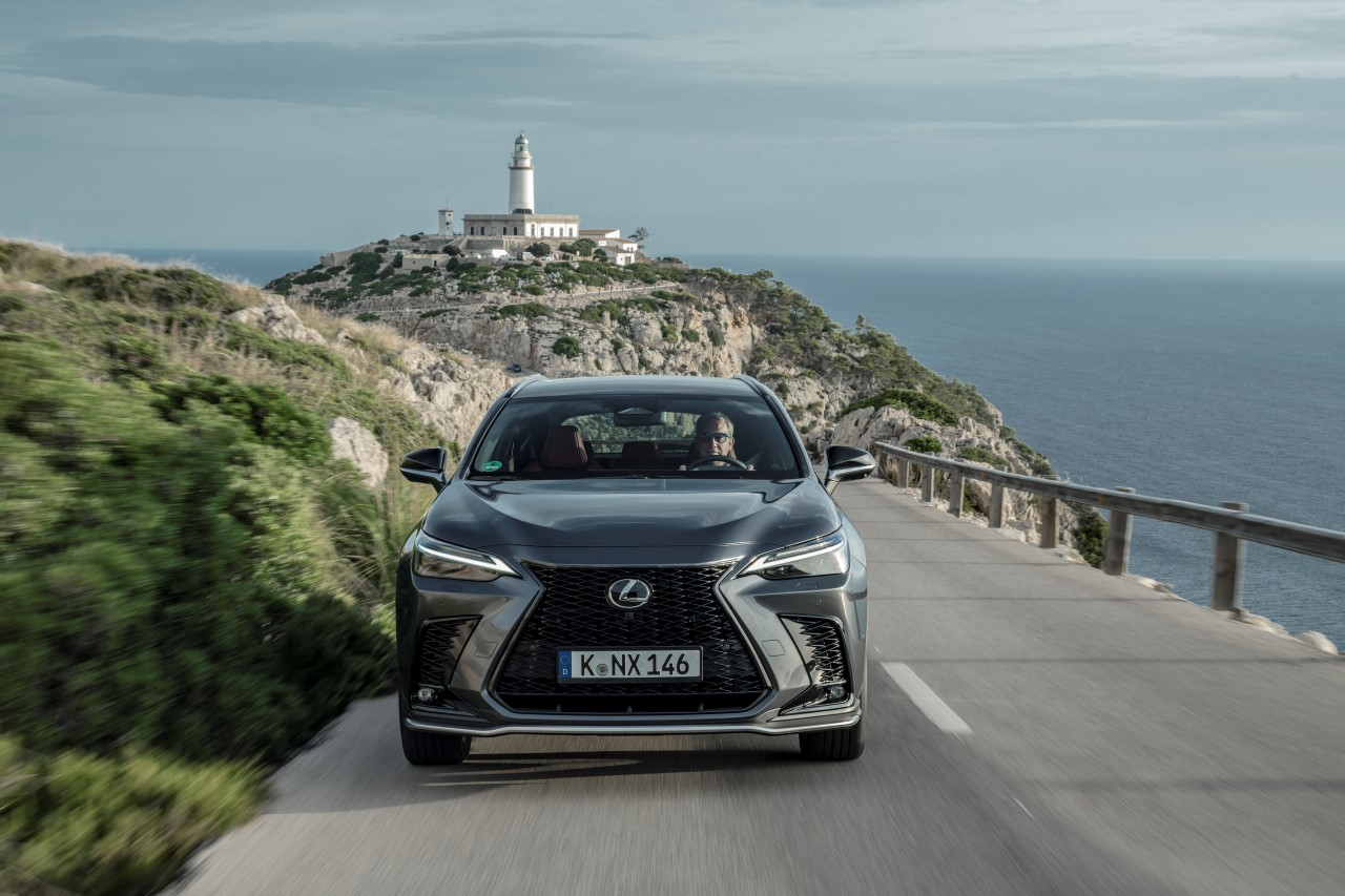 Lexus NX 450h+