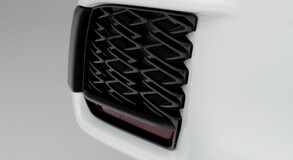 RX 500H F SPORT WHITE IN STUDIO