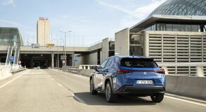 Lexus UX300e