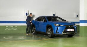 Lexus UX300e
