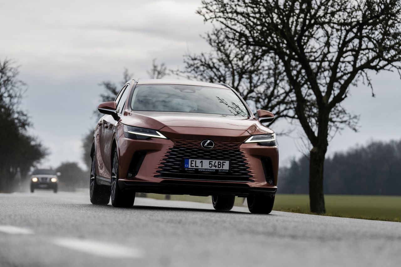  LEXUS LONI V ČESKU ZVÝŠIL PRODEJE O POLOVINU NA REKORDNÍCH 2326 VOZŮ