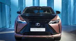 10 let designu Lexus: od vřetenovité masky chladiče až po vřetenovitou karoserii