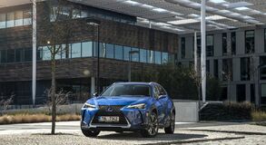 Lexus UX - local