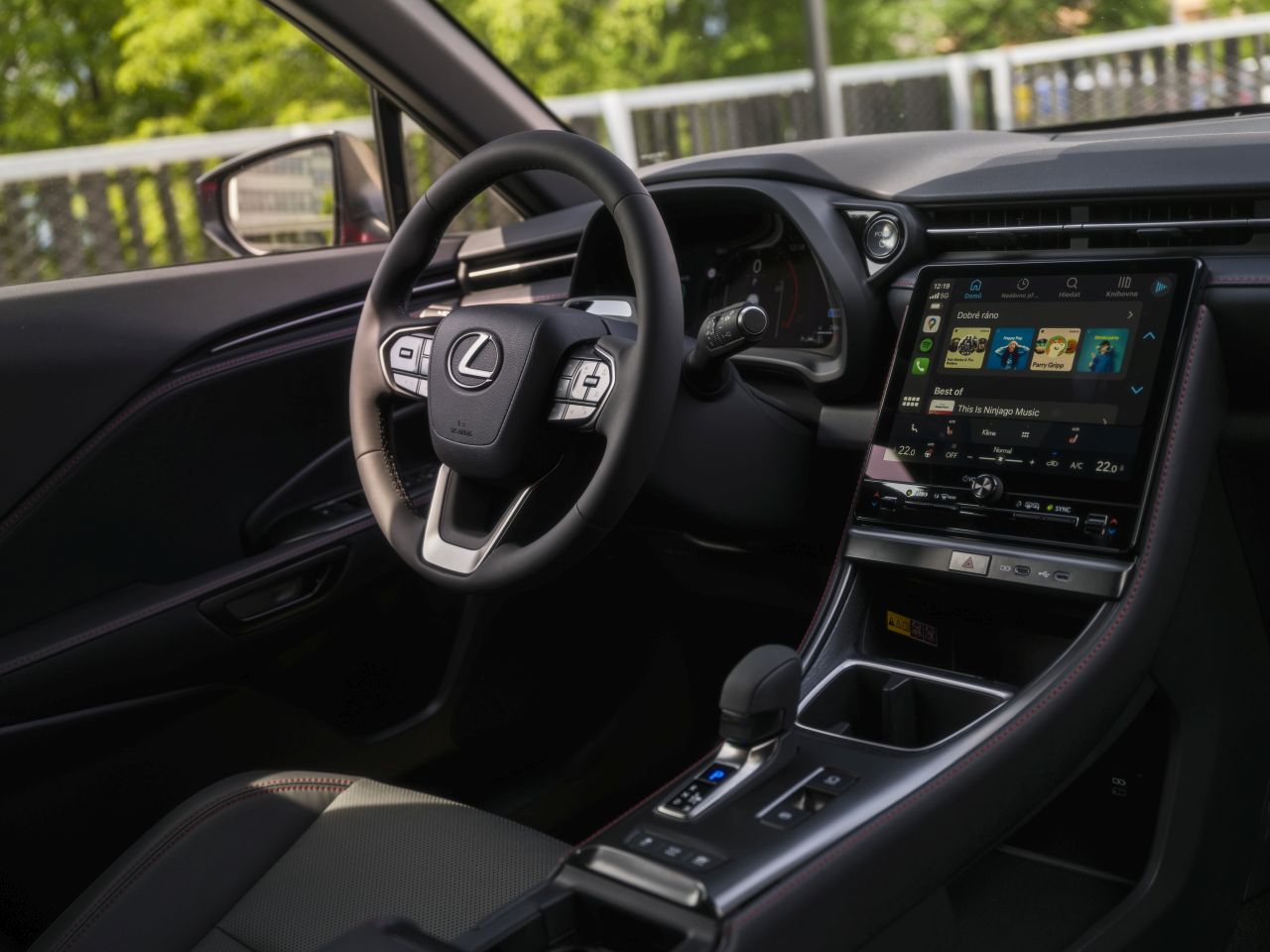 LEXUS BUSINESS WEEK JE TADY. PŘINÁŠÍ AŽ O TŘETINU NIŽŠÍ CENY