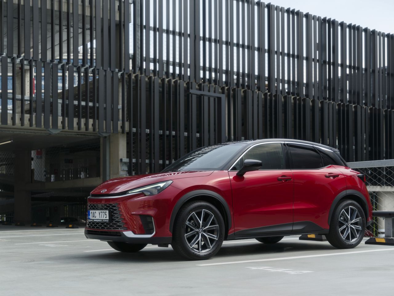 LEXUS BUSINESS WEEK JE TADY. PŘINÁŠÍ AŽ O TŘETINU NIŽŠÍ CENY