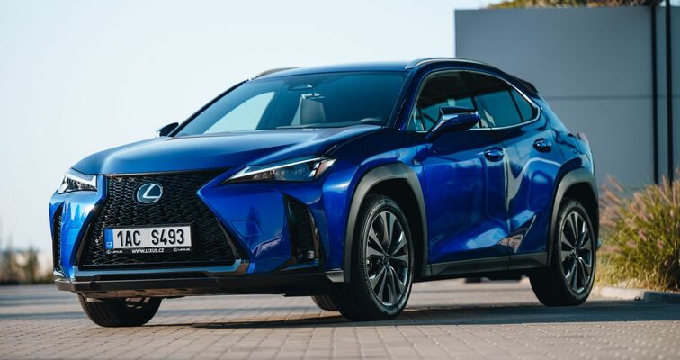 LETNÍ NABÍDKA LEXUS TAKUMI EDITION PŘINÁŠÍ SKLADOVÉ VOZY LEXUS ZA JEDINEČNÉ CENY