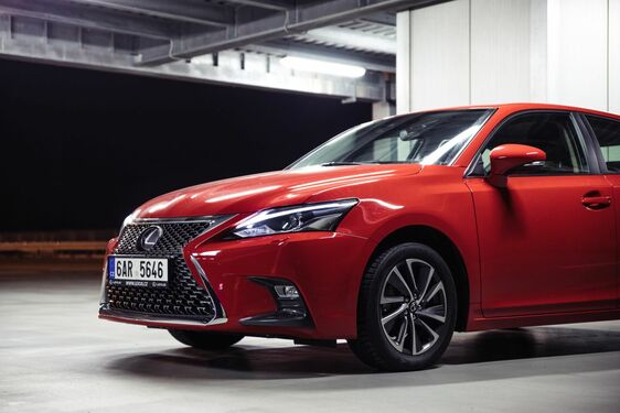 LEXUS  VÉVODÍ PRŮZKUMU SPOLEHLIVOSTI MAGAZÍNU WHAT CAR? ZA ROK 2018