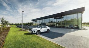 Lexus otevíra v průhonicích svůj čtvrtý showroom