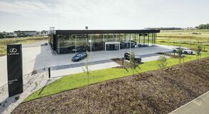 Lexus otevíra v průhonicích svůj čtvrtý showroom