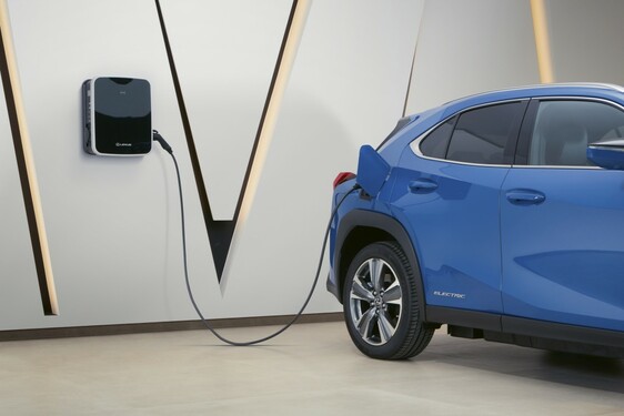 A piac egyik legfejlettebb elektromos autója lesz a Lexus UX 300e
