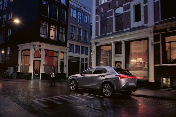 LEXUS UX 250H