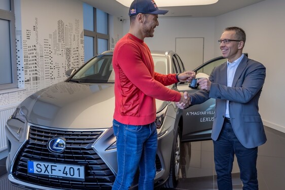  Lexusra vált Tótka Sándor olimpiai bajnok kajakozó