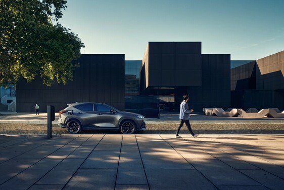 A vadonatúj Lexus NX full hibrid és plug-in hibrid hajtása is az iparág legfejlettebbje