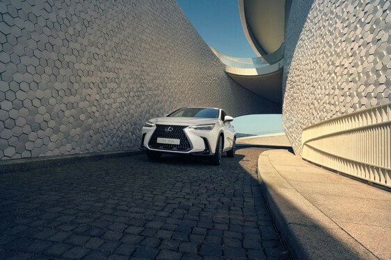 A vadonatúj Lexus NX vezető tervezője mesél az slágervárományos SUV formavilágáról