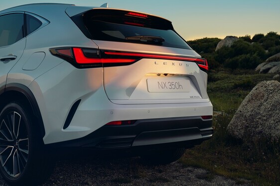 A vadonatúj Lexus NX vezető tervezője mesél az slágervárományos SUV formavilágáról