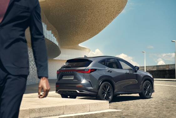 A vadonatúj Lexus NX vezető tervezője mesél az slágervárományos SUV formavilágáról