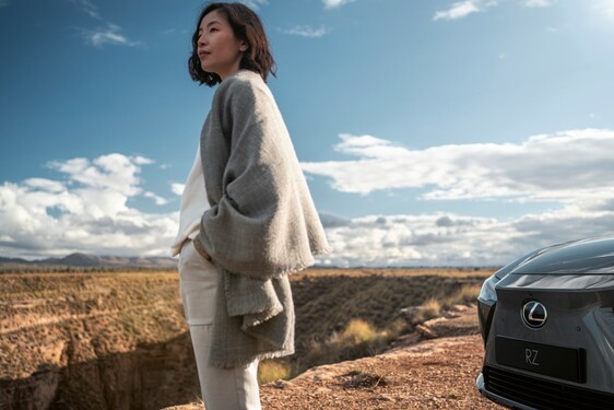 LEXUS RZ 450E