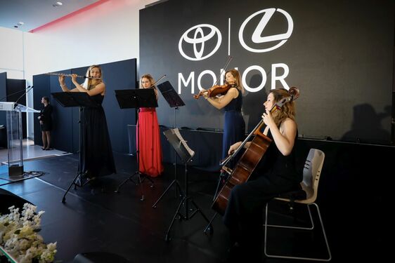 Lexus Monor