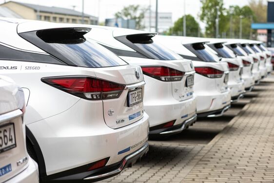 Megújította együttműködését a PICK Szeged kézilabdacsapat és a Lexus 