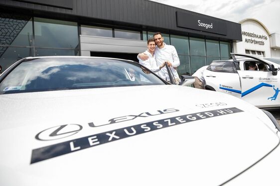 Megújította együttműködését a PICK Szeged kézilabdacsapat és a Lexus 