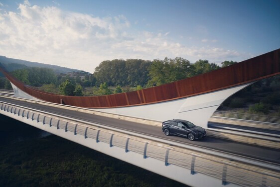 Különleges négykerékhajtással érkezik az akkumulátoros elektromos Lexus SUV