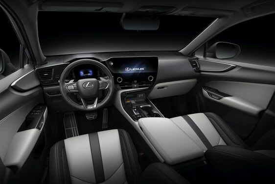 Új prémium funkciókkal és high-tech megoldásokkal gazdagodott a Lexus NX 