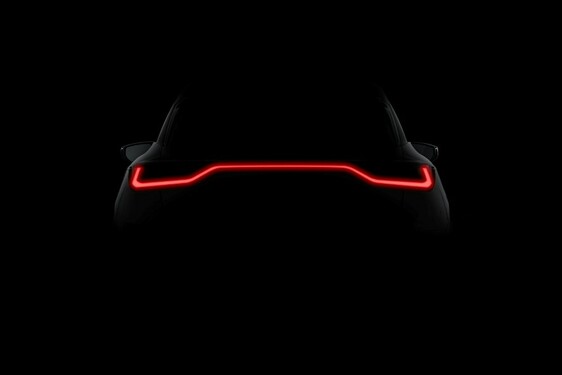 Vadonatúj kompakt SUV-ot leplez le a Lexus két héten belül