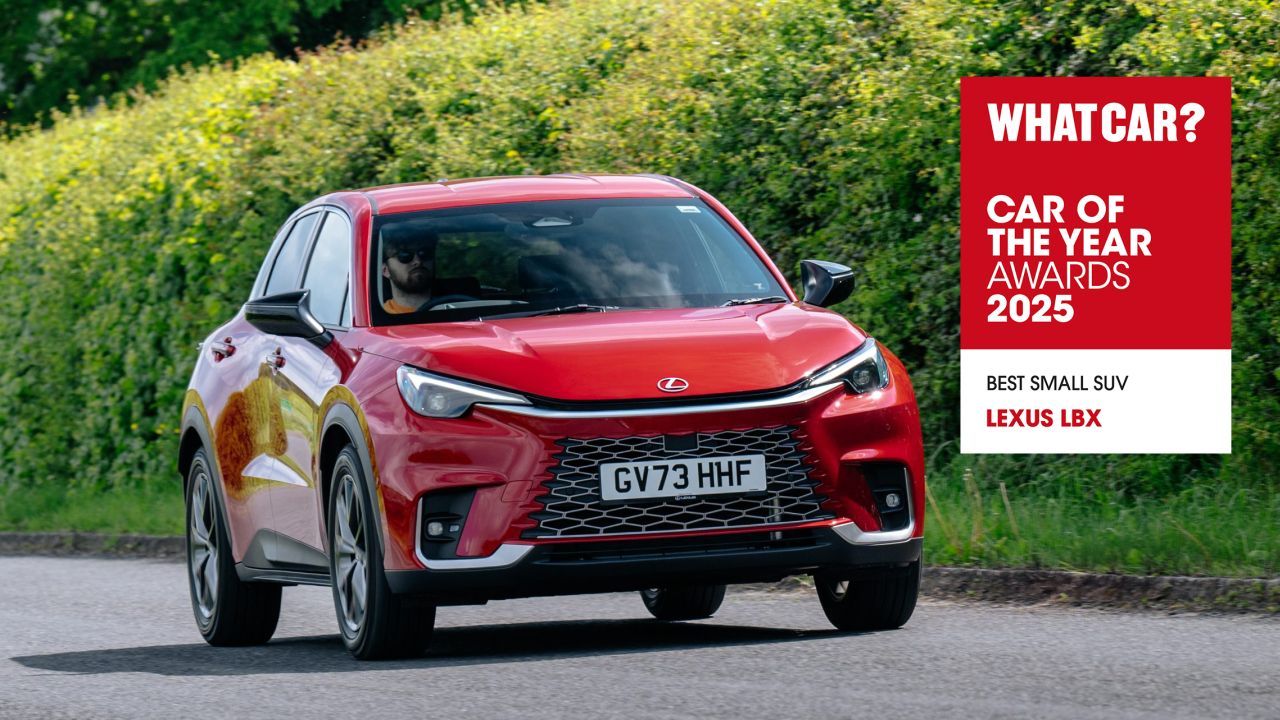 A LEXUS LBX MEGKORONÁZTA A KÁPRÁZATOS DEBÜTÁLÓ ÉVÉT: A MODELL MEGŐRIZTE A WHAT CAR? ÁLTAL ODAÍTÉLT RANGOS, ’AZ ÉV KISMÉRETŰ SUV’-JA CÍMET