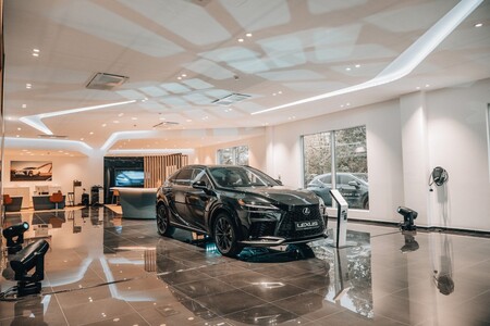 Az AutoWallis nyitotta meg Győrben Magyarország hatodik Lexus márkakereskedését 