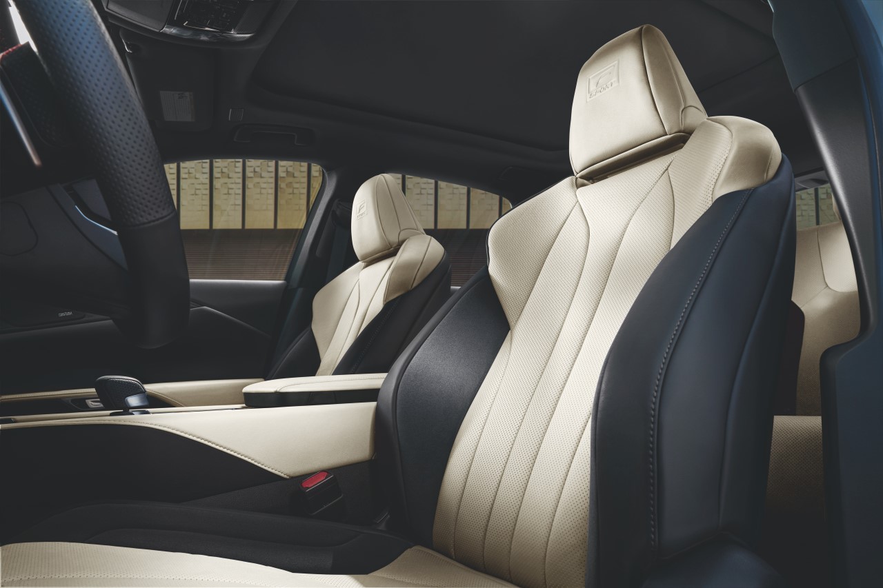 A MODELLCSALÁD EGYEDÜLÁLLÓ TAGJA: A TURBÓS, SPORTOS KARAKTERŰ LEXUS RX 500h