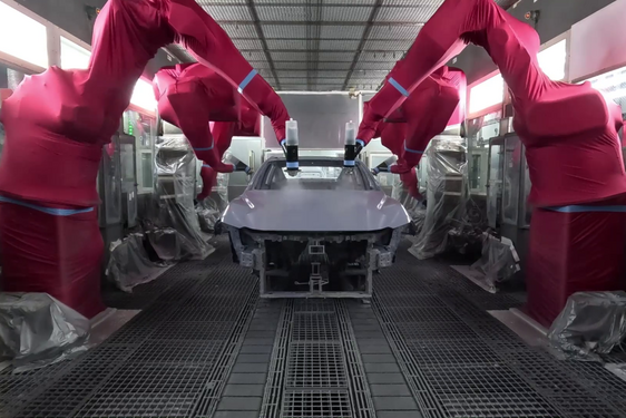 ELINDULT JAPÁNBAN AZ ÚJ LEXUS ES GYÁRTÁSA