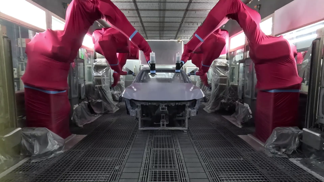 ELINDULT JAPÁNBAN AZ ÚJ LEXUS ES GYÁRTÁSA